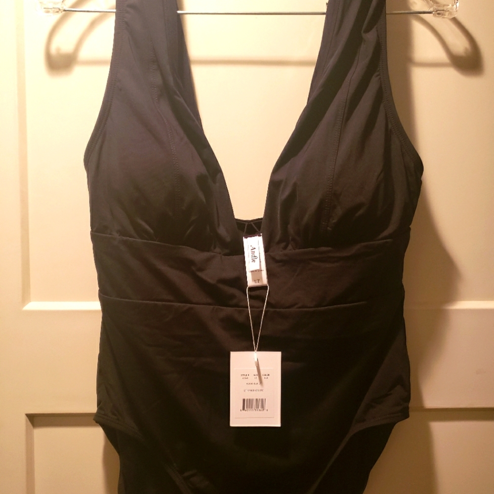 NWT. ANDIE MYKONOS 1PC